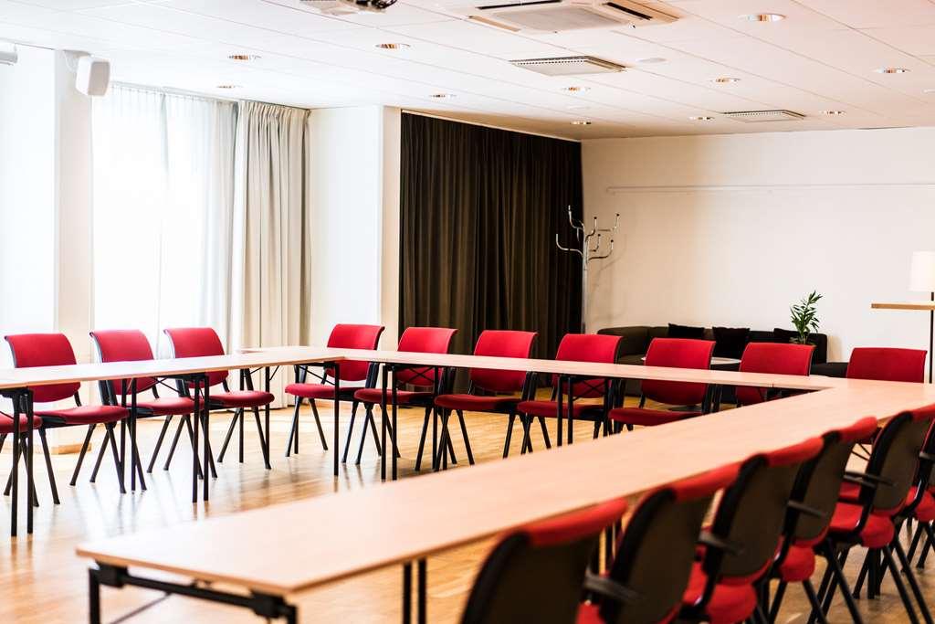 Scandic Väsby Hotell 4*